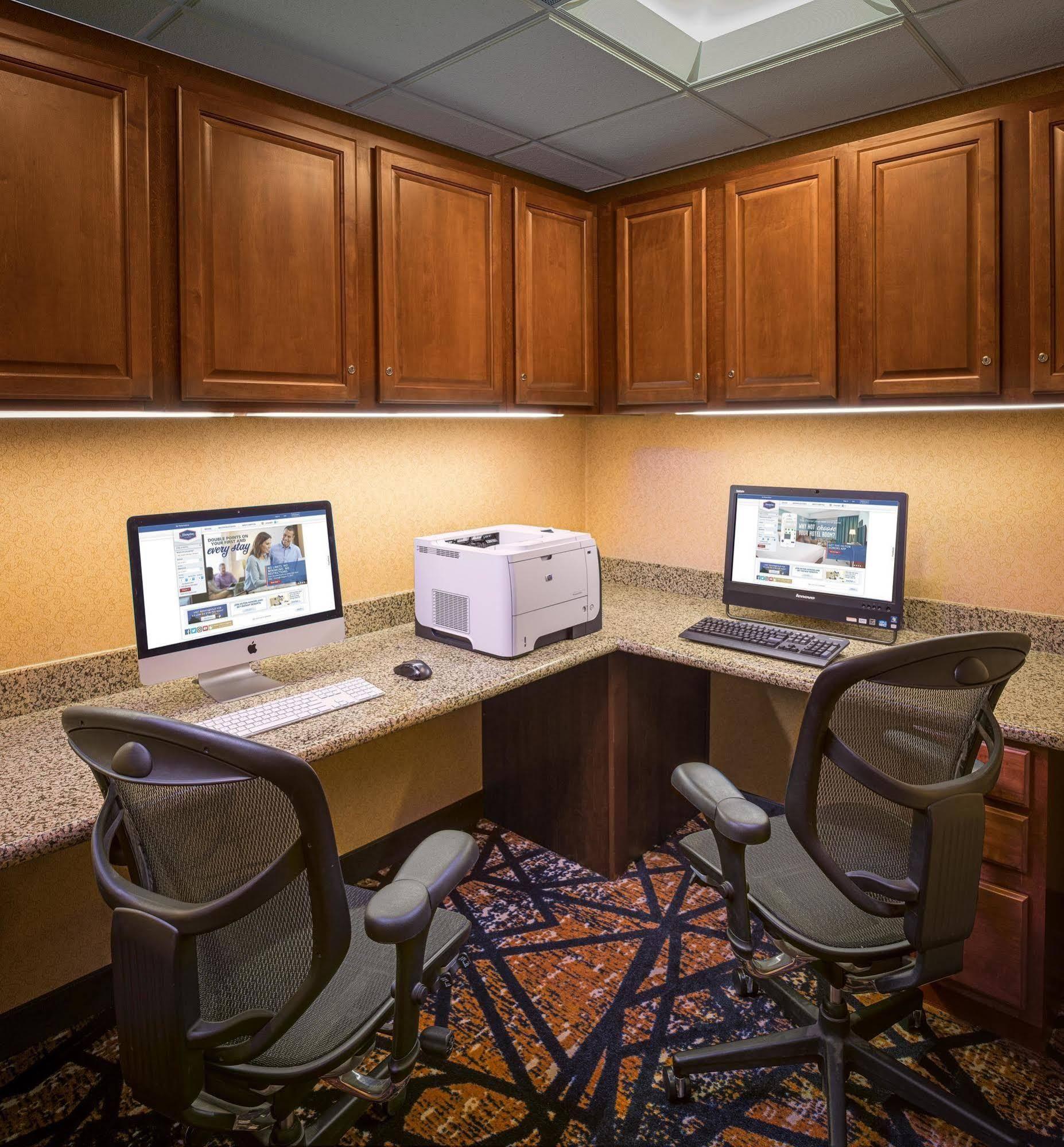 Hampton Inn & Suites Windsor-Sonoma Wine Country Екстериор снимка