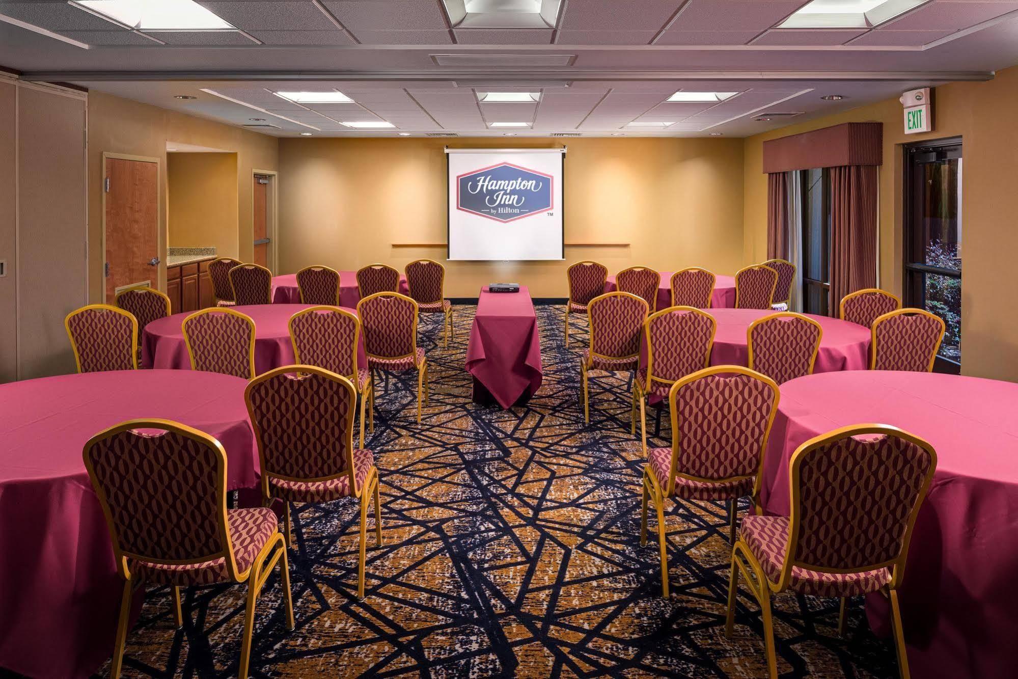 Hampton Inn & Suites Windsor-Sonoma Wine Country Екстериор снимка