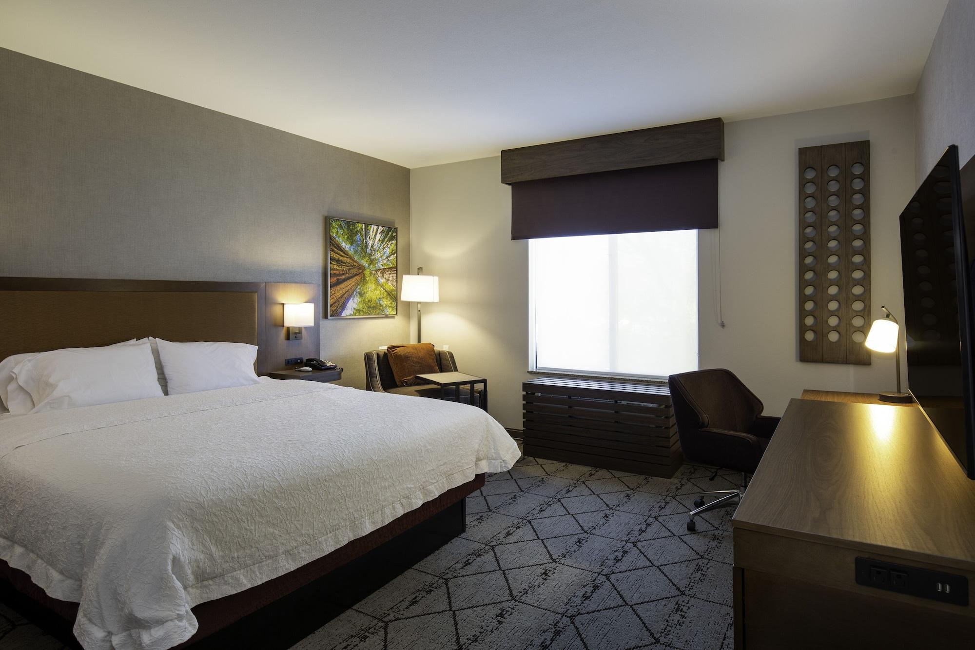 Hampton Inn & Suites Windsor-Sonoma Wine Country Екстериор снимка