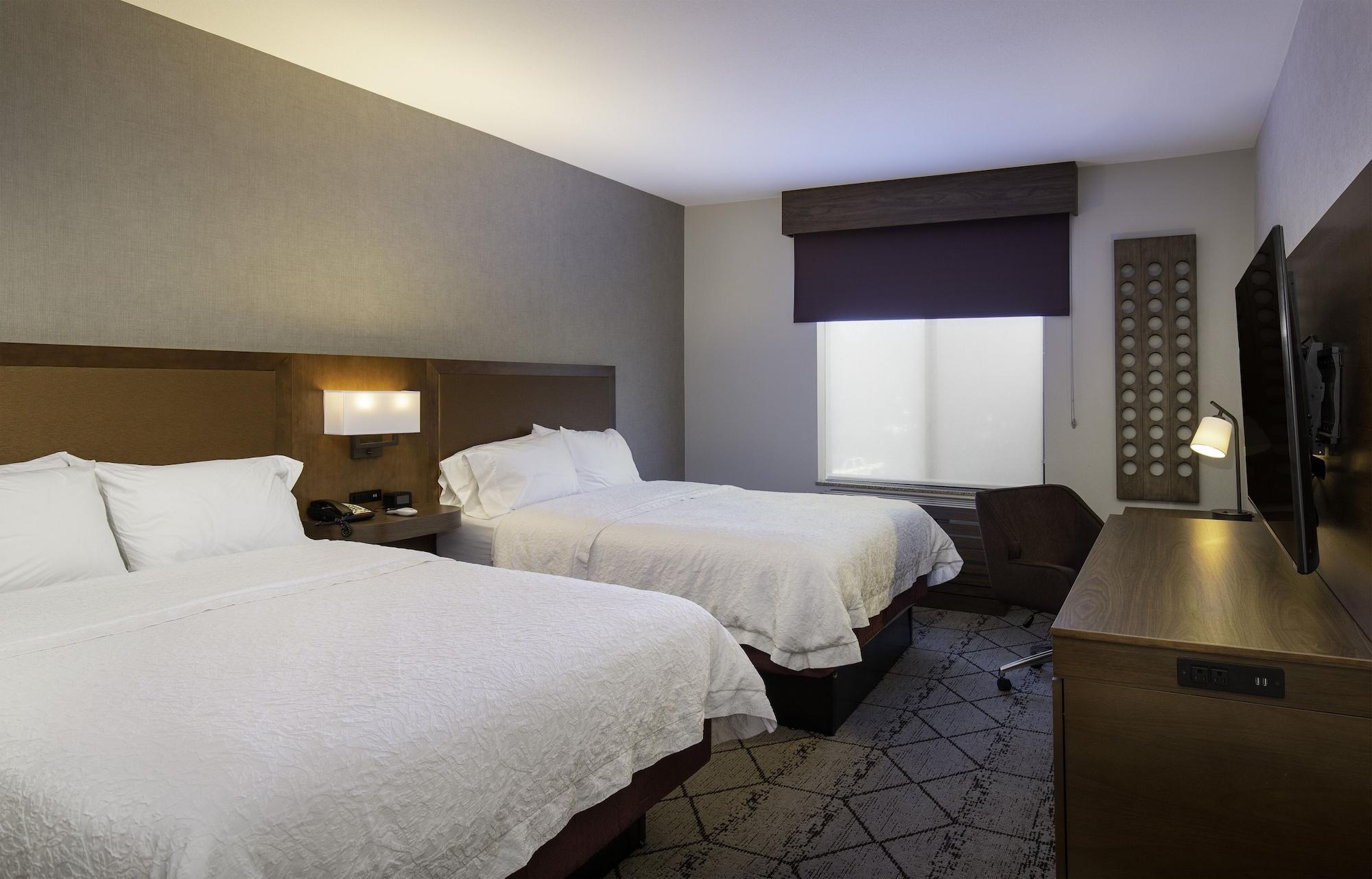 Hampton Inn & Suites Windsor-Sonoma Wine Country Екстериор снимка