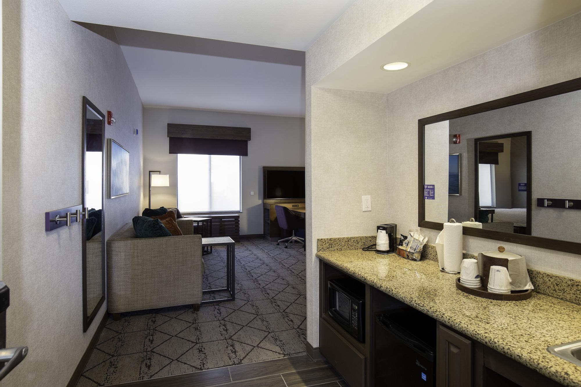 Hampton Inn & Suites Windsor-Sonoma Wine Country Екстериор снимка
