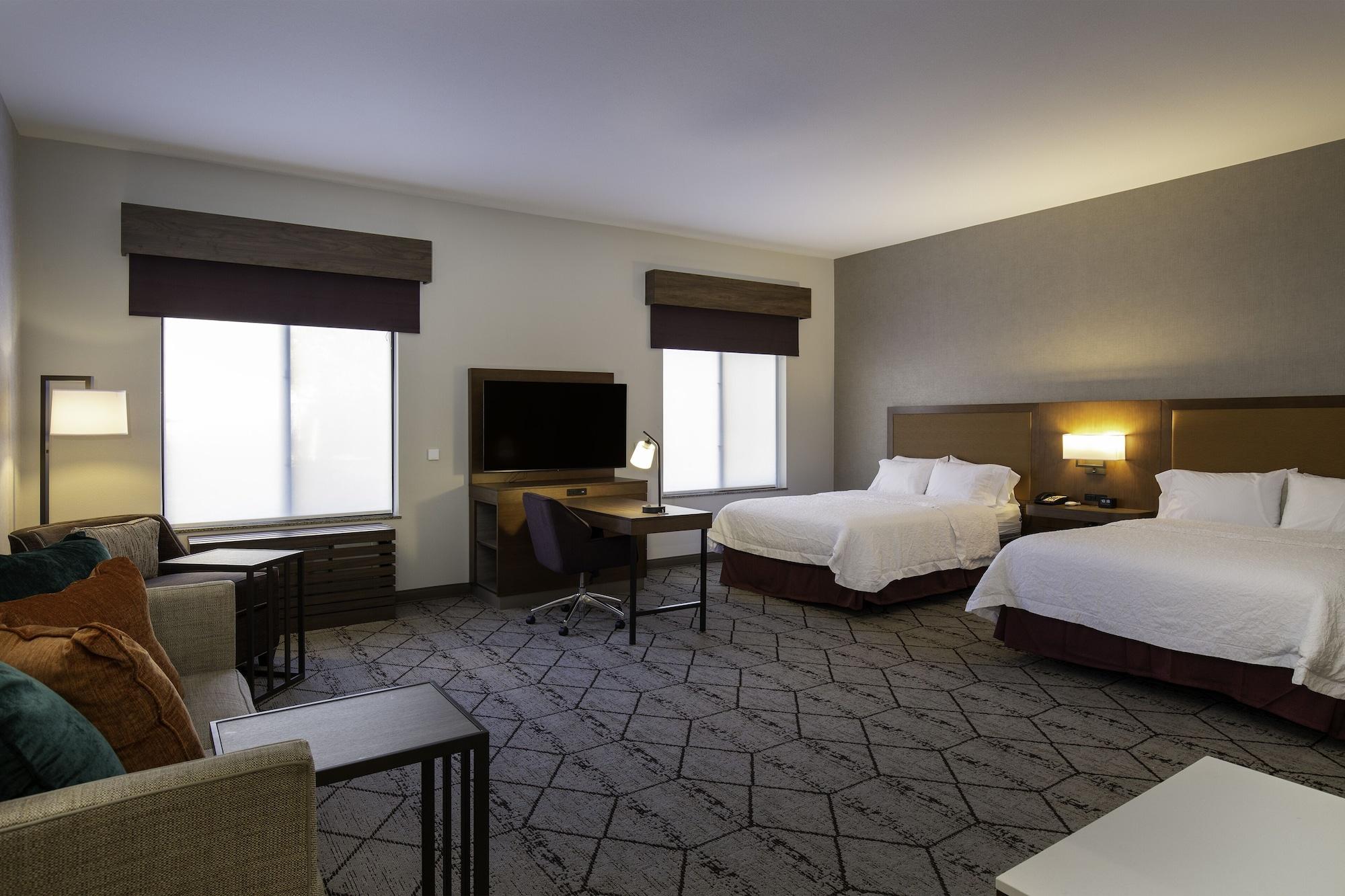 Hampton Inn & Suites Windsor-Sonoma Wine Country Екстериор снимка