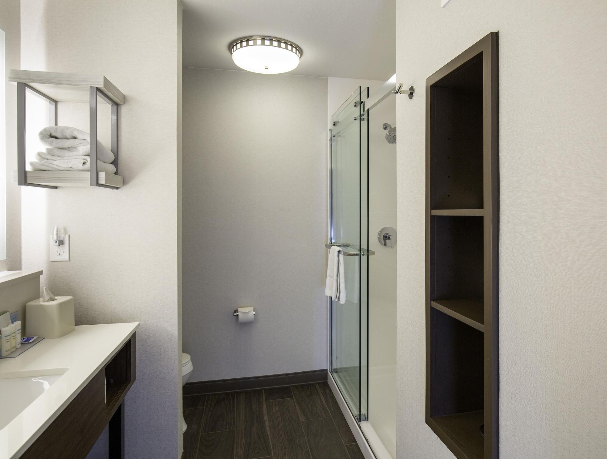 Hampton Inn & Suites Windsor-Sonoma Wine Country Екстериор снимка